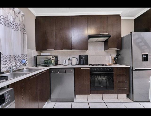 2 BEDROOM PROPERTY TO RENT IN PAULSHOF